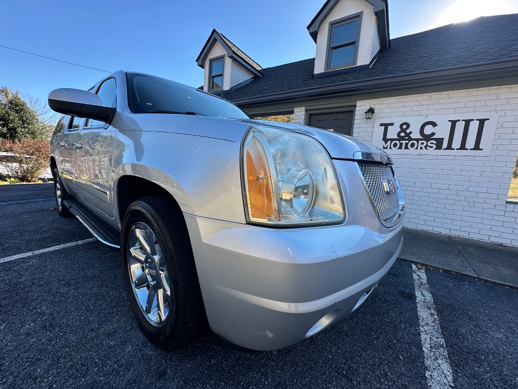 2012 GMC Yukon XL Denali's photo