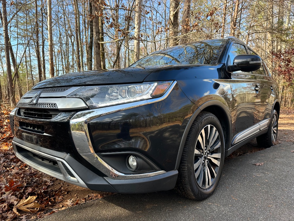 2020 Mitsubishi Outlander SEL's photo