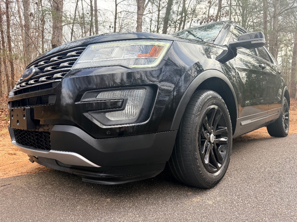 2016 Ford Explorer XLT's photo