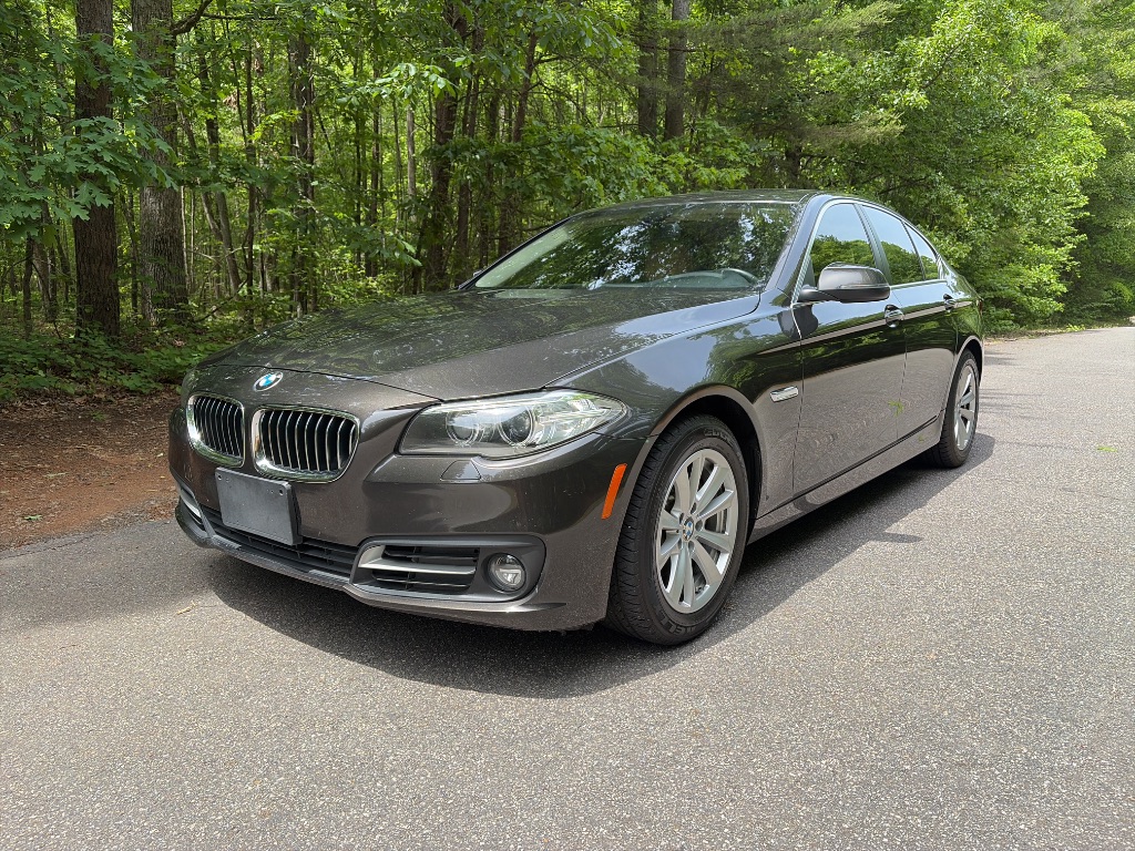 2016 BMW 5 Series 528i Sedan's photo